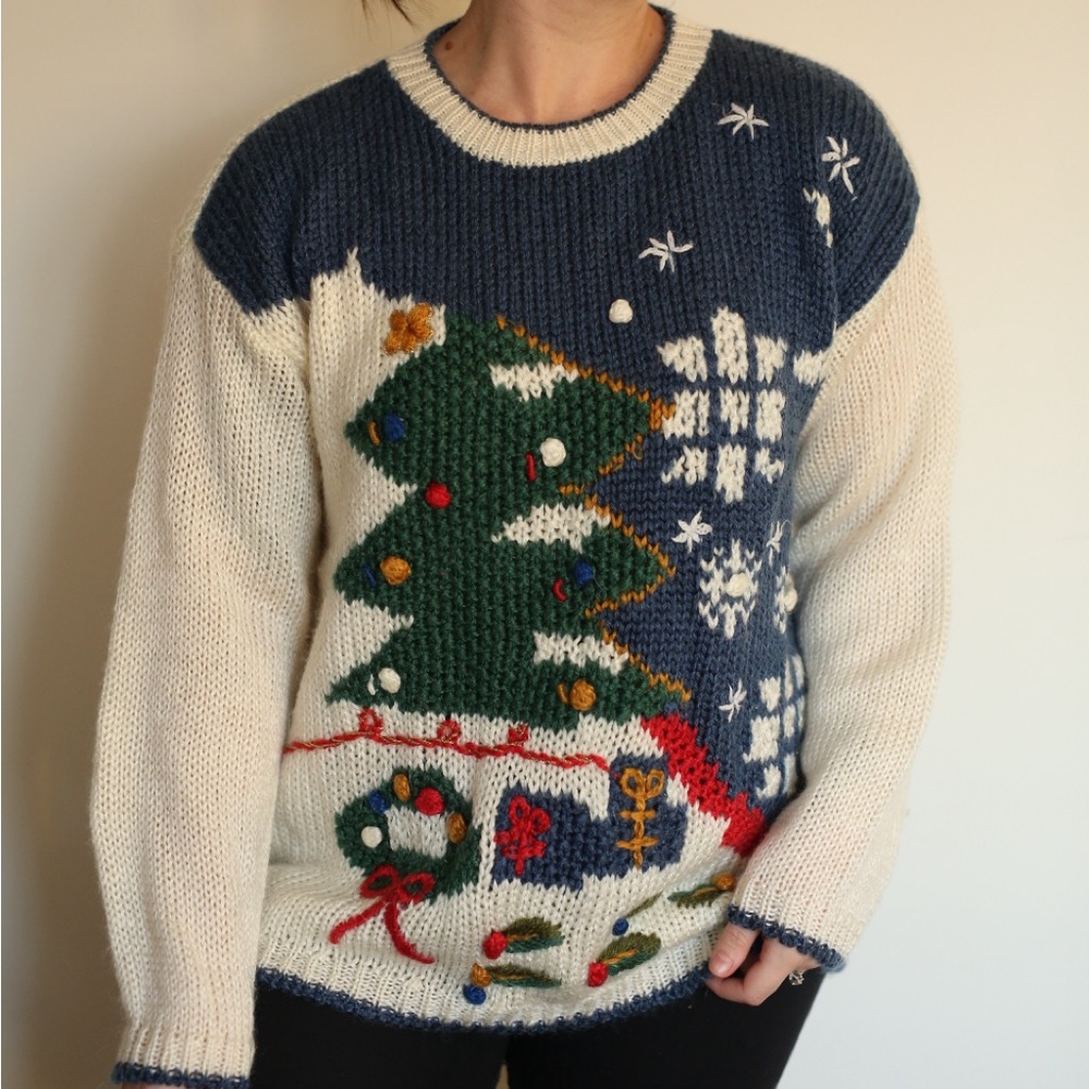Vintage Festive Christmas Sweater - Hand Knit - Size Large